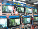 Display+makers+have+their+PDP+and+LCD+models+displayed+at+Japan+home+appliance+chain+stores