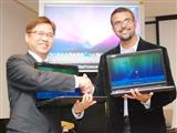 Tony Chen, general manager of notebook business in Asustek (left) and Ujesh Desai, general manager 