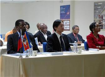 ALT CEO James Liang (middle) and Swaziland Minister of Commerce (right)
