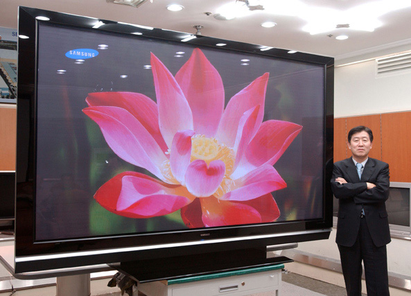 Samsung highlights 102-inch PDP TV at KES