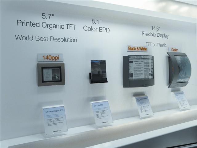 Samsung exhibits high resolution printed organic TFT
