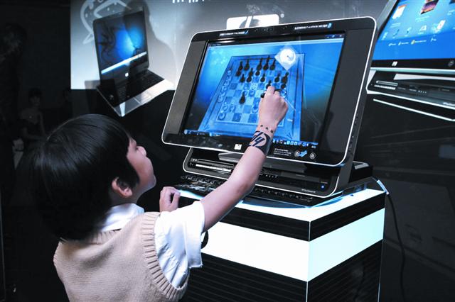 Hewlett-Packard showcases touchscreen desktop PC for home-use