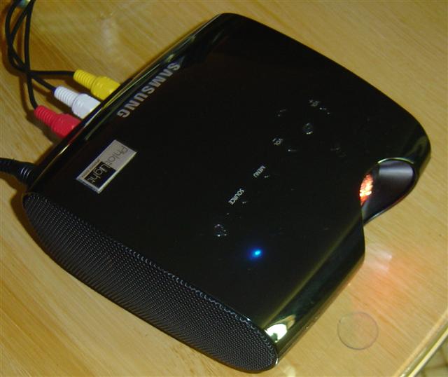 CES 2008: Samsung Phlatlight pocket projector