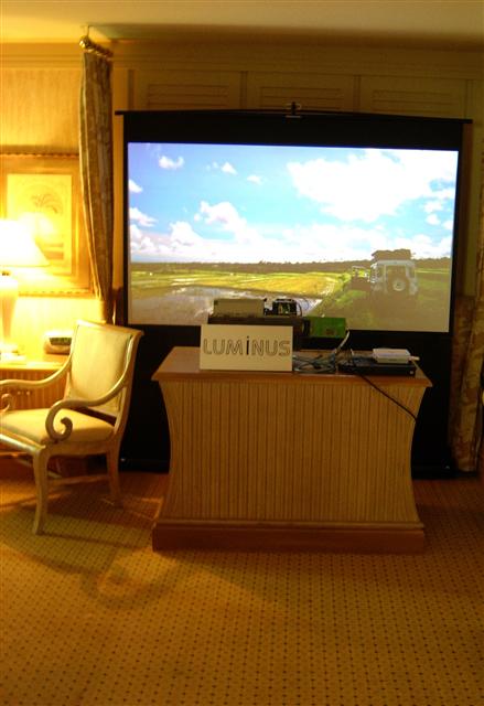 CES 2008: Luminus home theater projector