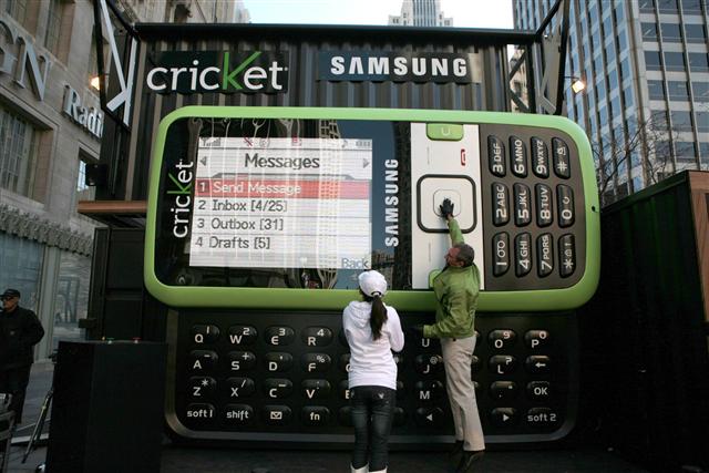 Cricket launches Samsung Messenger in 11 by 15 feet