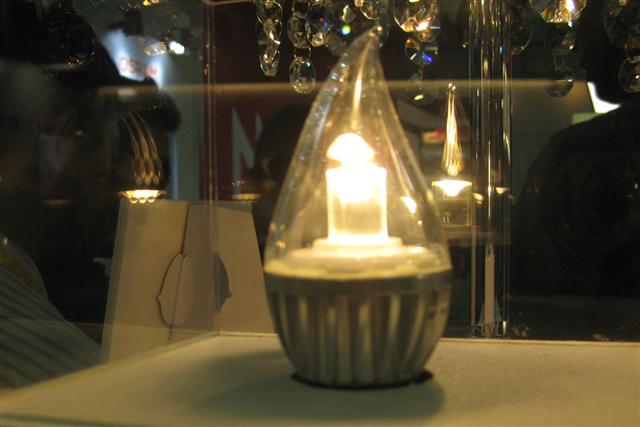 Lextar LED Candle Lamp