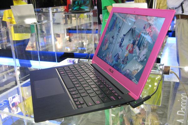 Asustek adds bright colors to its ultrabooks