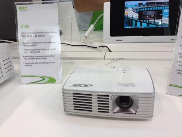 Acer projector K135