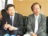 Asustek president and CEO Jerry Shen (left) and chairman Jonney Shih (right)