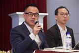PCL chairman Gene Chen (left) looks to growing shipments of 32Gb transceiver modules