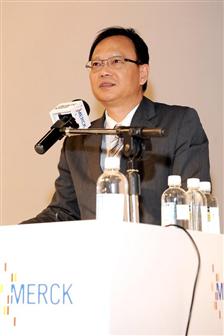 Mr. Dick Hsieh, Managing Director of Merck Taiwan, says Displaying Futures hopes to stimulate interdisciplinary cooperation, particularly helping