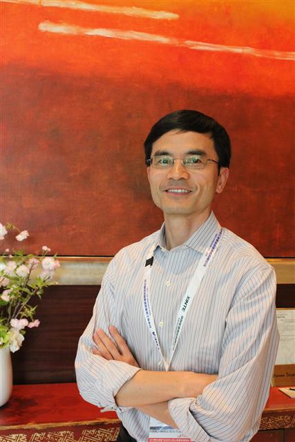 Dr. Weiming Zhang, Chief Technology Officer of Heraeus Photovoltaics