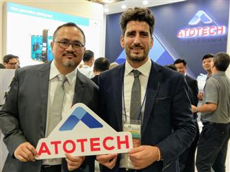 Daniel Schmidt (right), Director, Global Marketing and Technical Training, Electronics; Bill Kao (left), Business Manager, Electronics, Atotech
