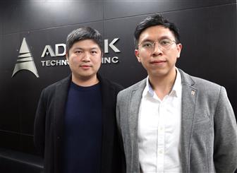 LEDA Technology Che-Hsian Huang (left) and CTO Si-Syuan Huang (right)