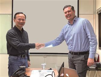 Lynwave general manager Mr. Dallas Wu (left) and Adant CEO, Mr. Daniele Piazza (right)