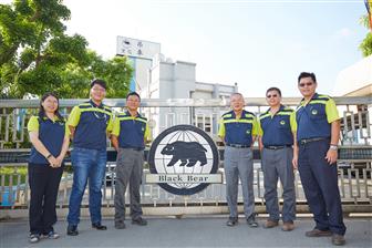 Cheng Day Machinery Works management executives, third right is founder Pan I-te.