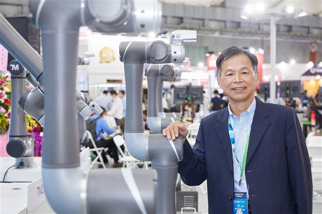 Photo: Techman Robot chairman Shi-chi Ho pointed out that cobots will regain growth momentum post-pandemic. Credit: DIGITIMES