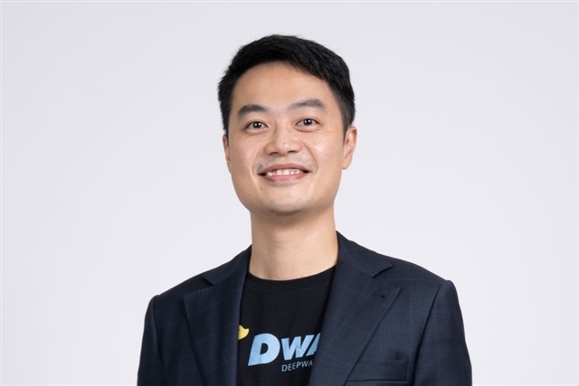 Sung-Tsan Yeh, Chief Operating Officer of DeepWave