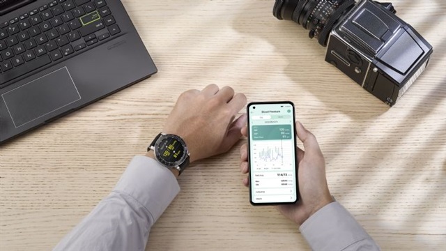 VivoWatch differs from typical smartwatches on the market as it is positioned as a modern personal health management platform.