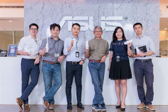Led by ASUS COO and Global Senior VP Joe Hsieh (third from the right)