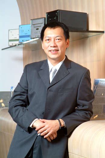 Shuttle product marketing vice president Jonathan Yi