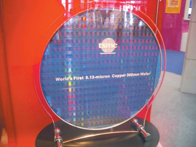 TSMC showcases world's first 0.13-micron wafer