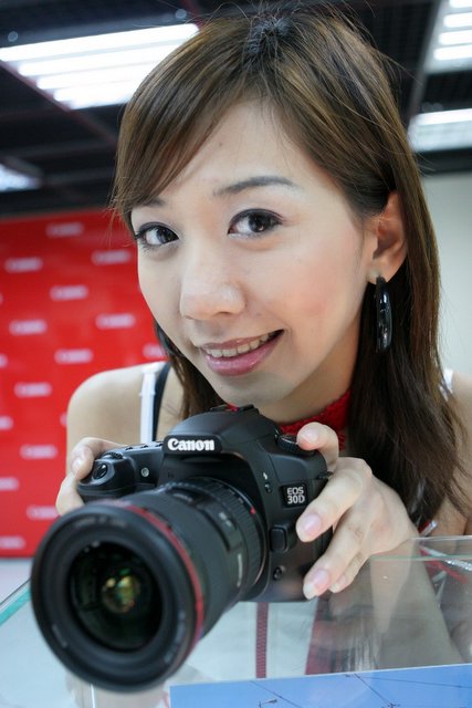 Taiwan market: Canon introduces EOS 30D digital SLR