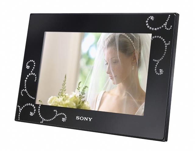 Sony DPF-D72NBQ limited edition digital photo frame