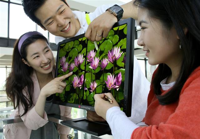 LG Display 21.5-inch full HD optical touch LCD monitor panel