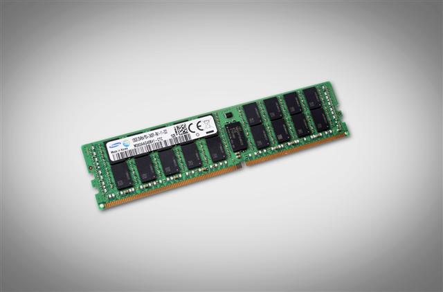 Samsung 128GB TSV DDR4 RDIMM