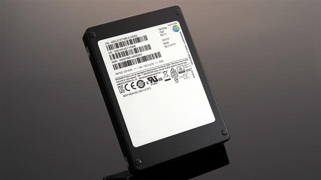 Samsung PM1633a SSD