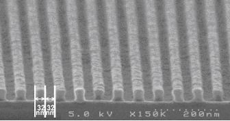 SEM of line and space patern (32nm)