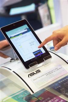 The rise of small- and medium-size products are expected to push down large-size panel prices Small- and medium-size products