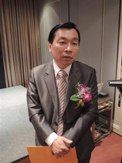 Sporton chairman Wen-liang Huang