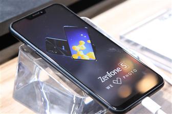 Asustek expects its smartphone shipments to soar starting 2Q18