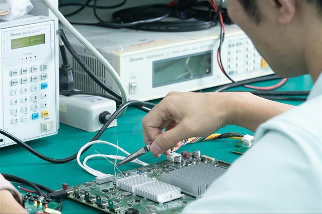 lcd panel shortage supplier